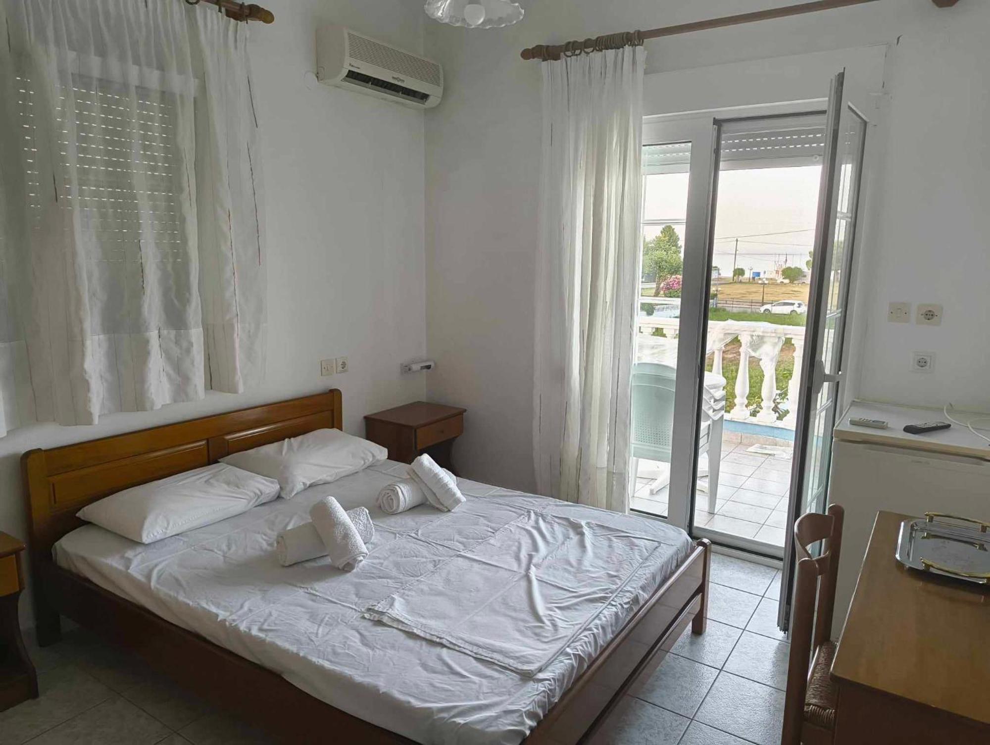Plexidas Apartments Paralia Skotinis Exterior photo